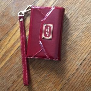 Michael kors wristlet